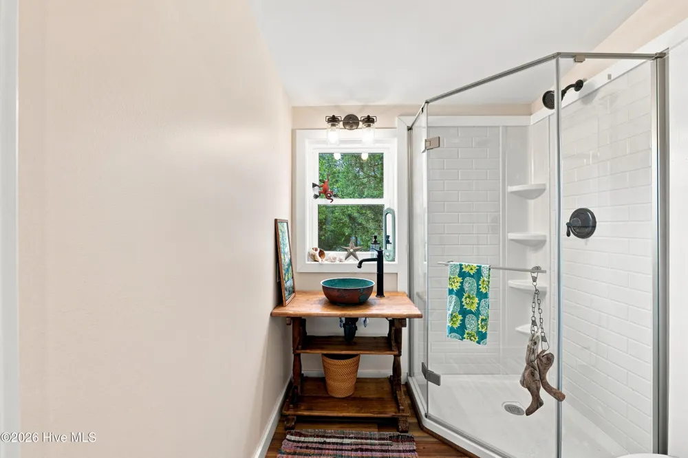 619 First Avenue Oriental, NC 28571