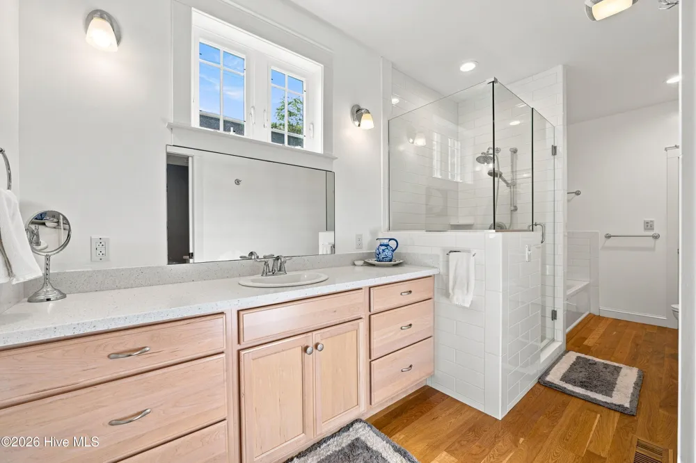 619 First Avenue Oriental, NC 28571
