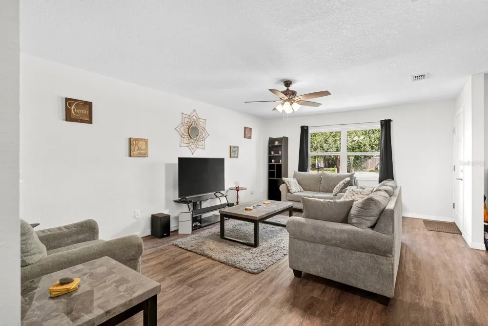 125 HERBERT STREET Auburndale, FL 33823