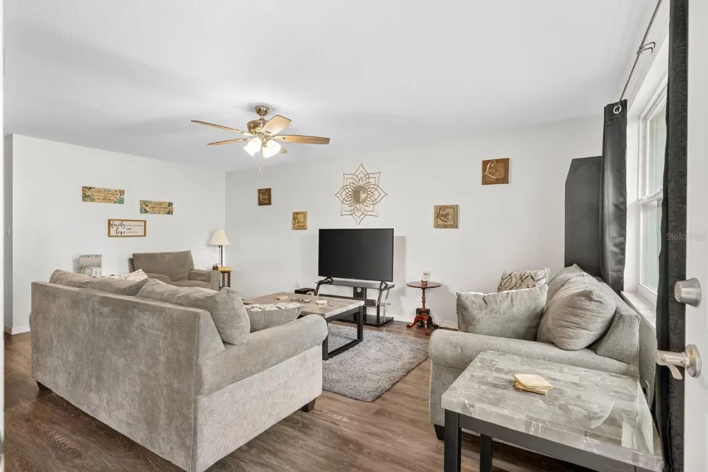 125 HERBERT STREET Auburndale, FL 33823