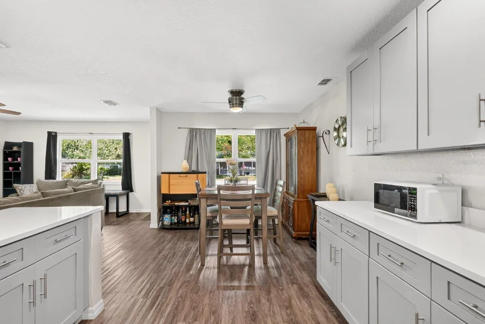 125 HERBERT STREET Auburndale, FL 33823