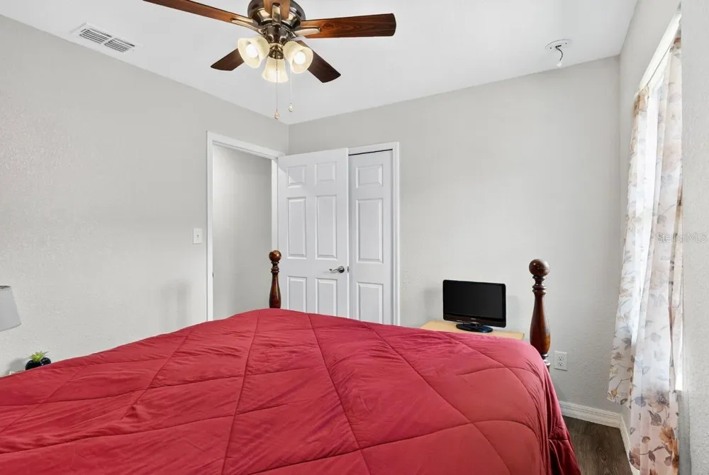 125 HERBERT STREET Auburndale, FL 33823