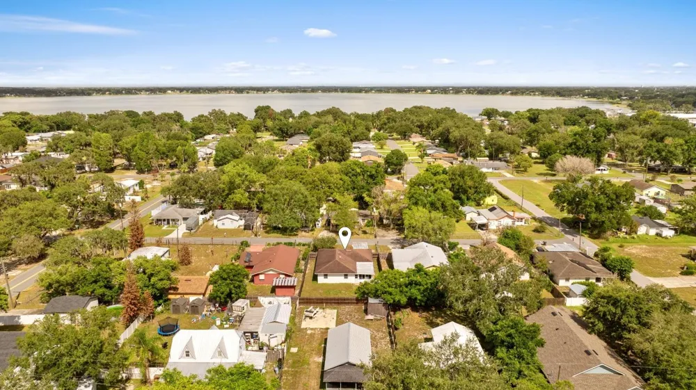 125 HERBERT STREET Auburndale, FL 33823