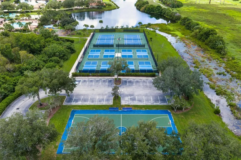 8734 MONTEREY BAY LOOP Bradenton, FL 34212