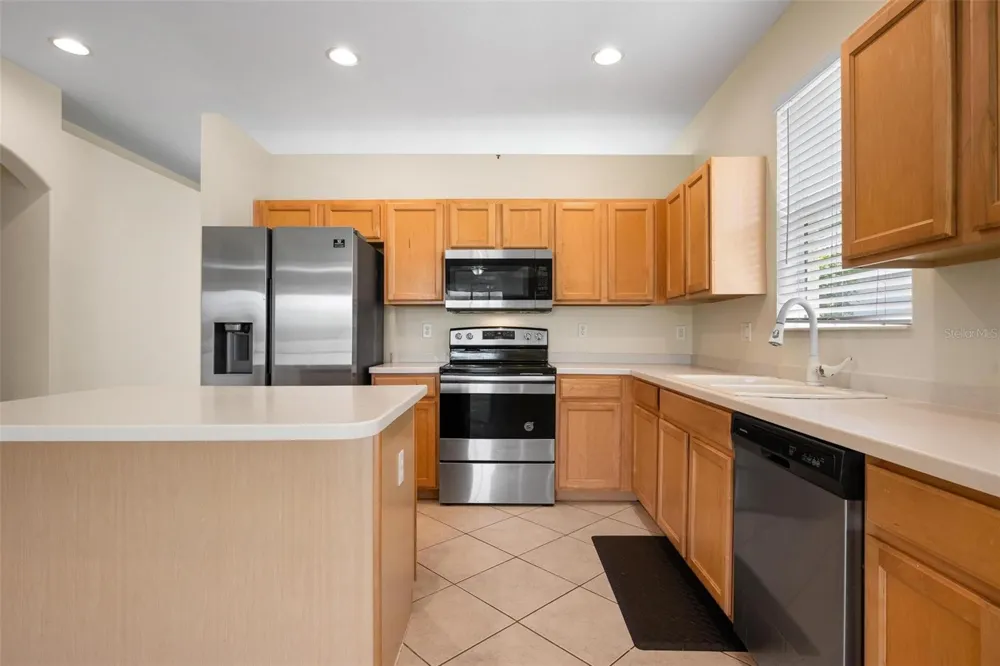 8734 MONTEREY BAY LOOP Bradenton, FL 34212