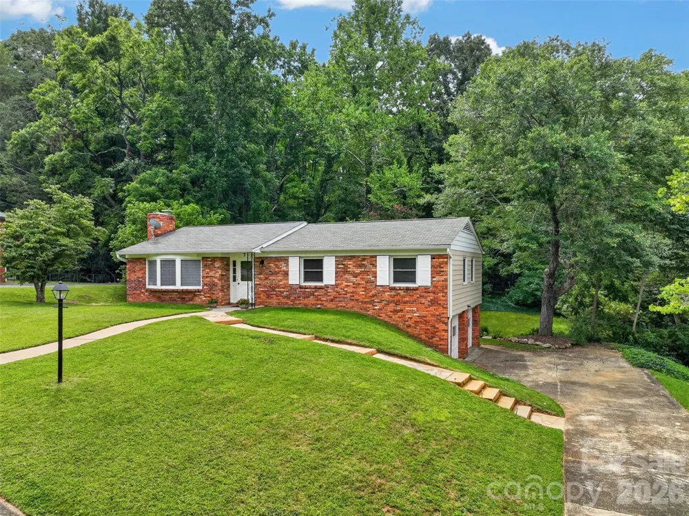 7 Mountainbrook Road Asheville, NC 28805