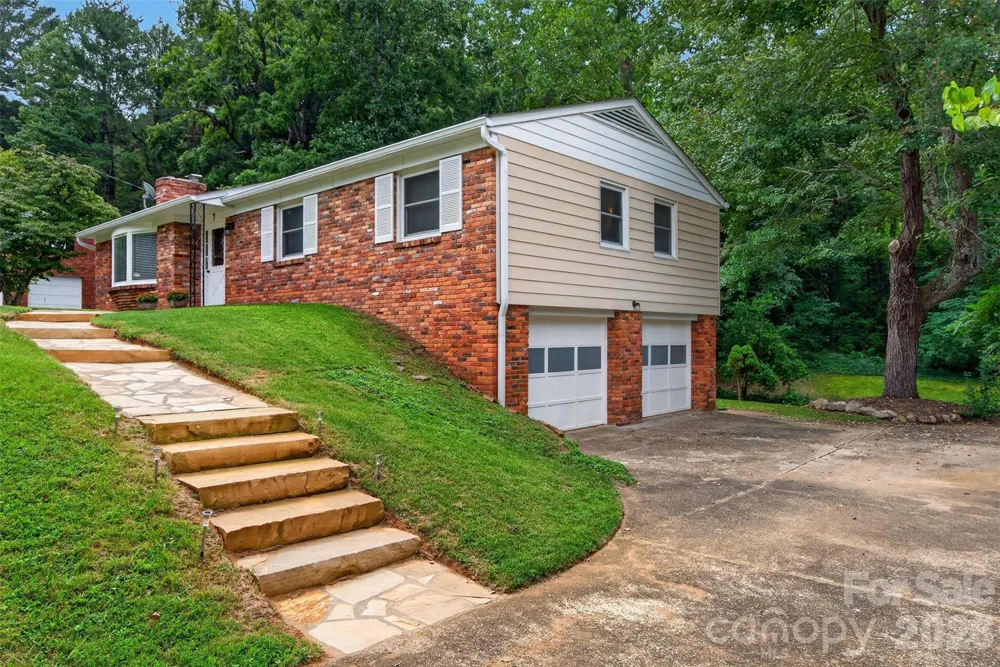7 Mountainbrook Road Asheville, NC 28805