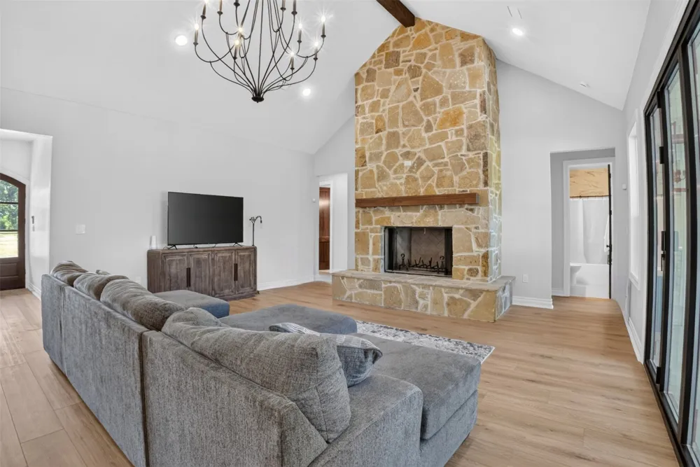 2388 Lansing Switch Road Longview, TX 75602