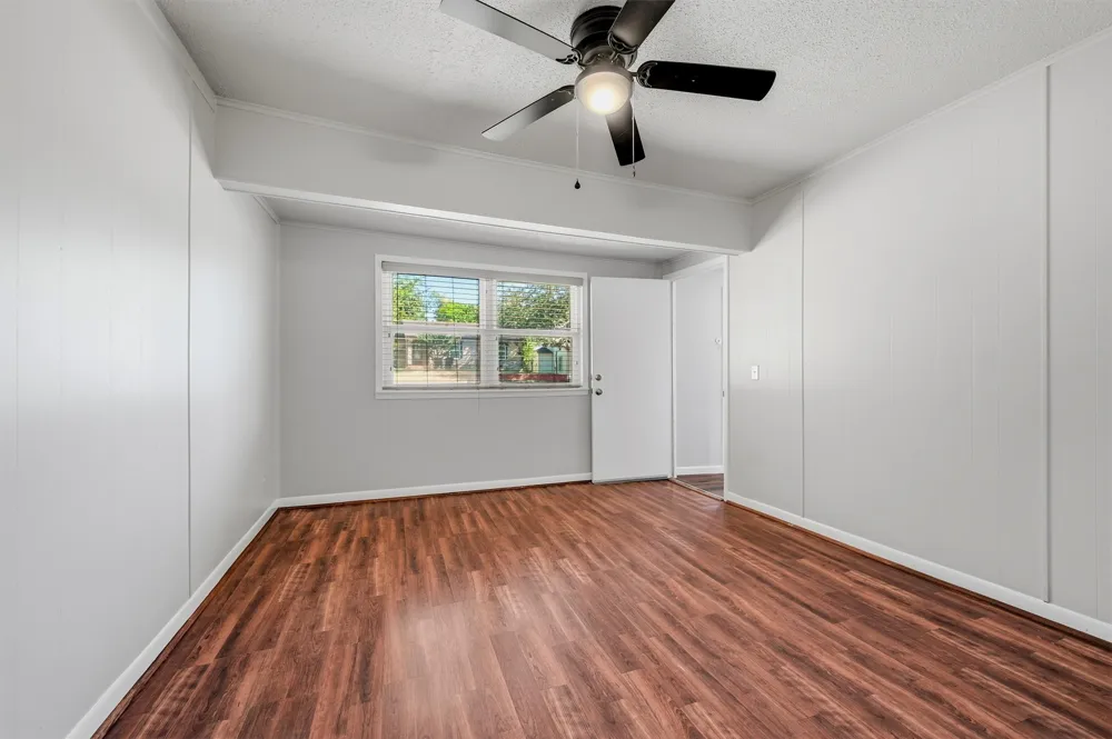 1006 W Texas Street Denison, TX 75020
