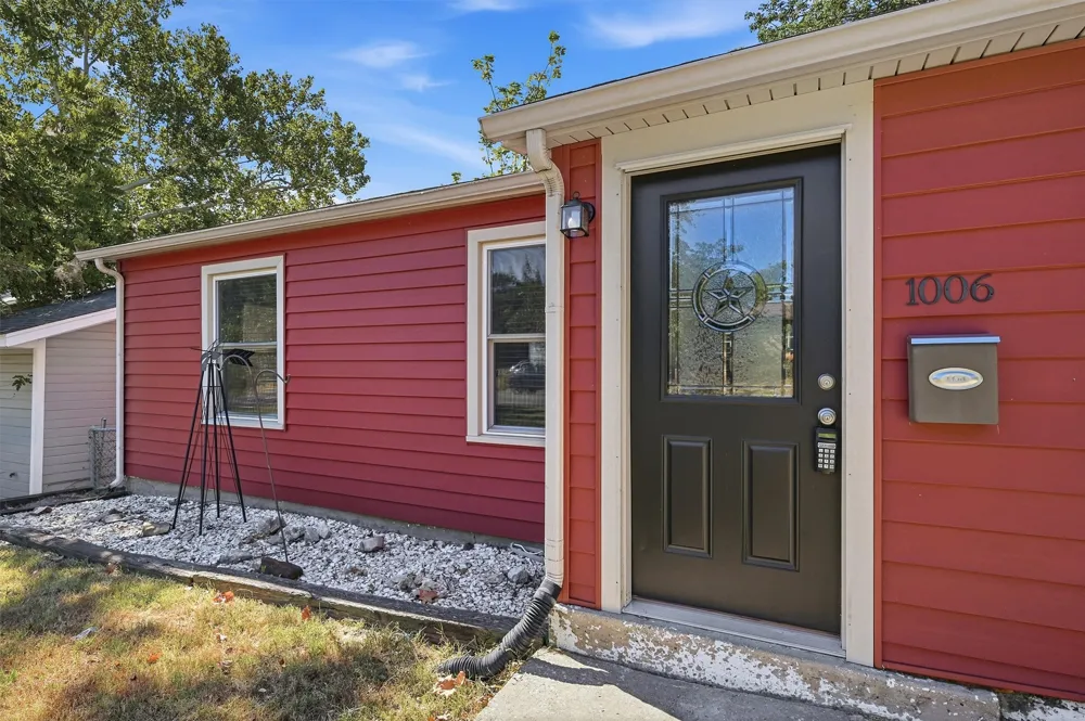1006 W Texas Street Denison, TX 75020