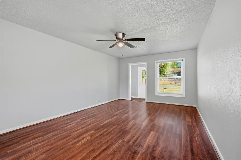1006 W Texas Street Denison, TX 75020