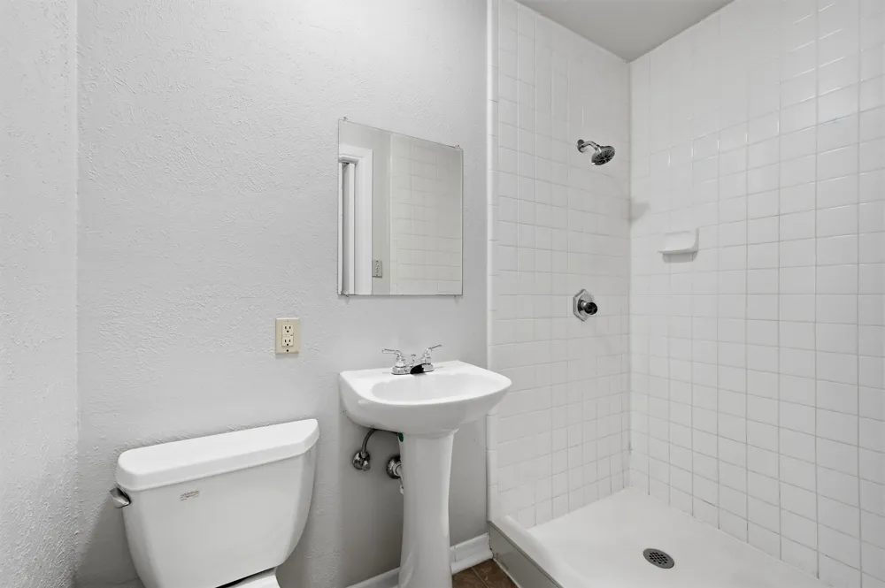 1006 W Texas Street Denison, TX 75020
