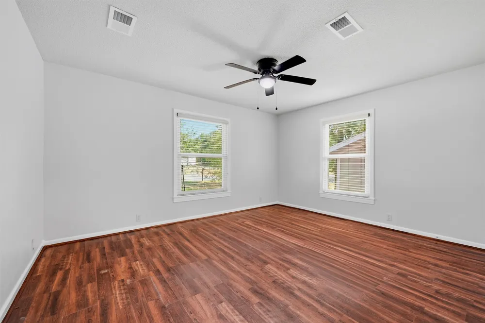 1006 W Texas Street Denison, TX 75020