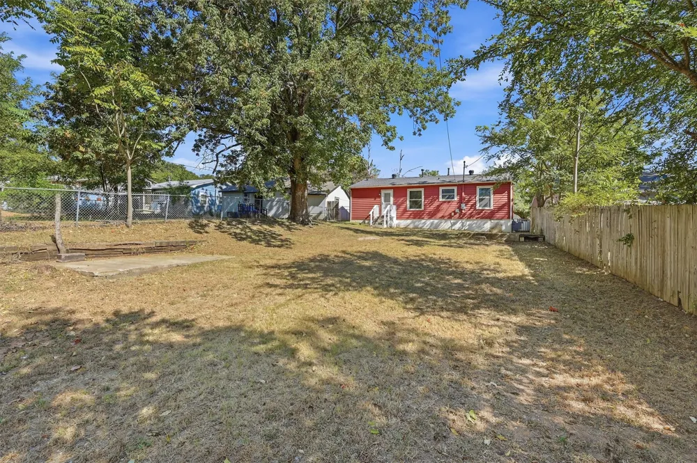 1006 W Texas Street Denison, TX 75020