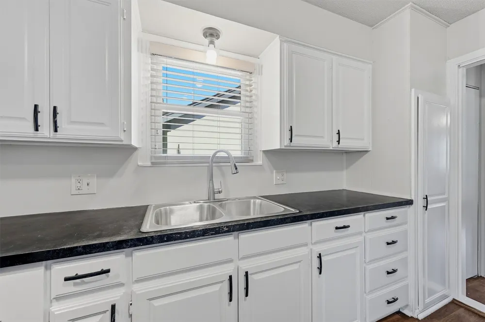 1006 W Texas Street Denison, TX 75020