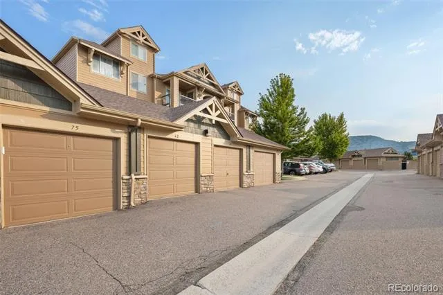10052 W Ute Place #206 Littleton, CO 80127