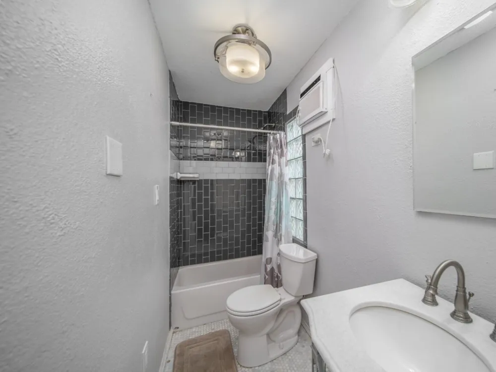6317 Heards Lane Galveston, TX 77551