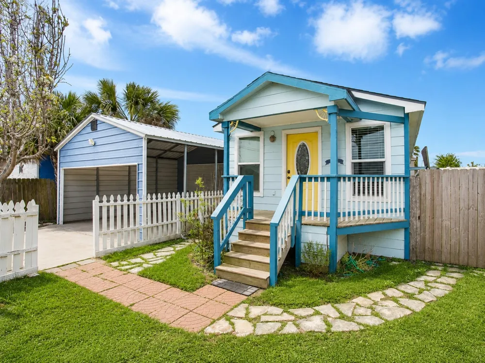 6317 Heards Lane Galveston, TX 77551