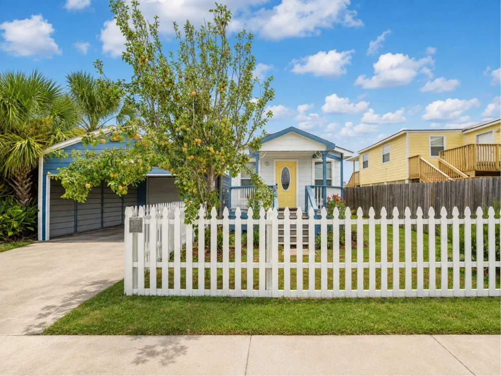 6317 Heards Lane Galveston, TX 77551