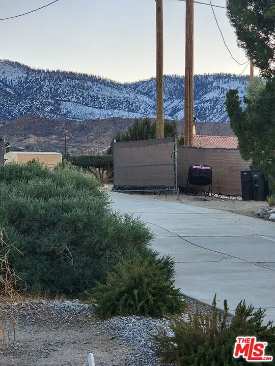 1168 Smoke Tree Road Pinon Hills, CA 92372