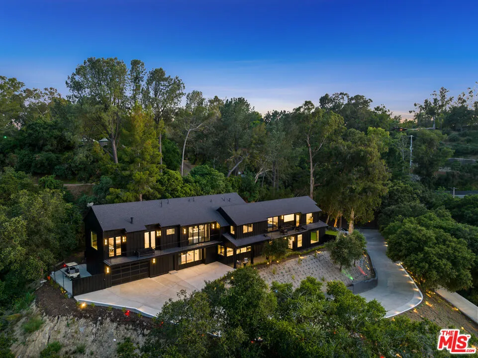 3140 Coldwater Canyon Studio City, CA 91604