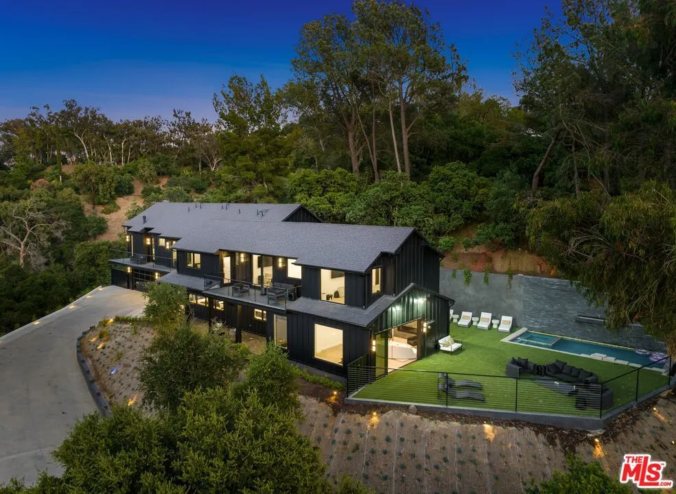 3140 Coldwater Canyon Studio City, CA 91604