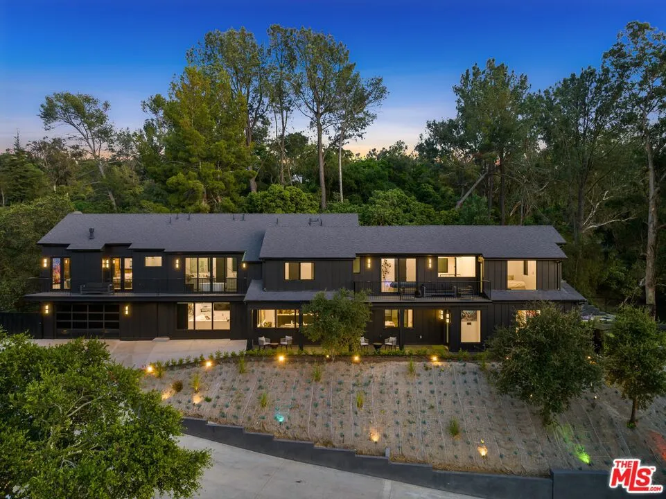 3140 Coldwater Canyon Studio City, CA 91604