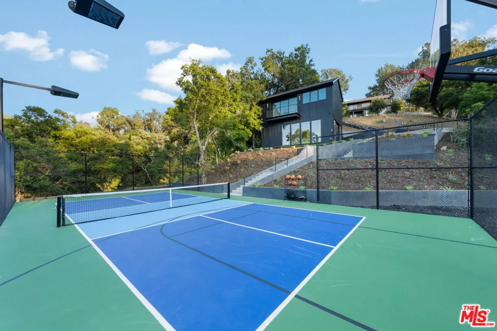 3140 Coldwater Canyon Studio City, CA 91604