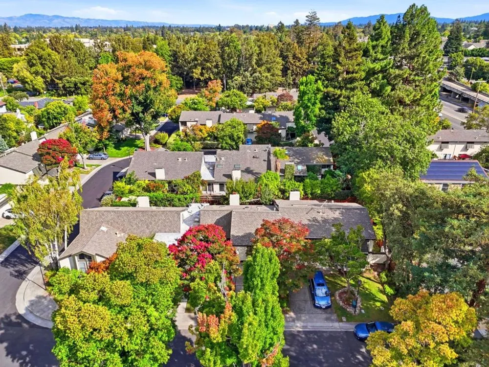146 Hemlock Court Palo Alto, CA 94306