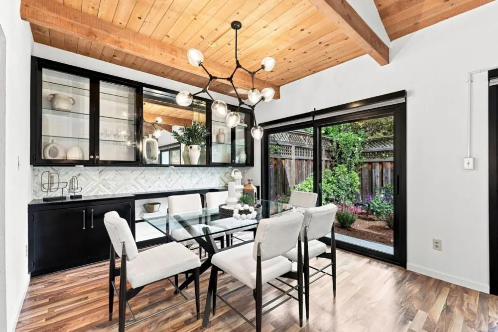 146 Hemlock Court Palo Alto, CA 94306