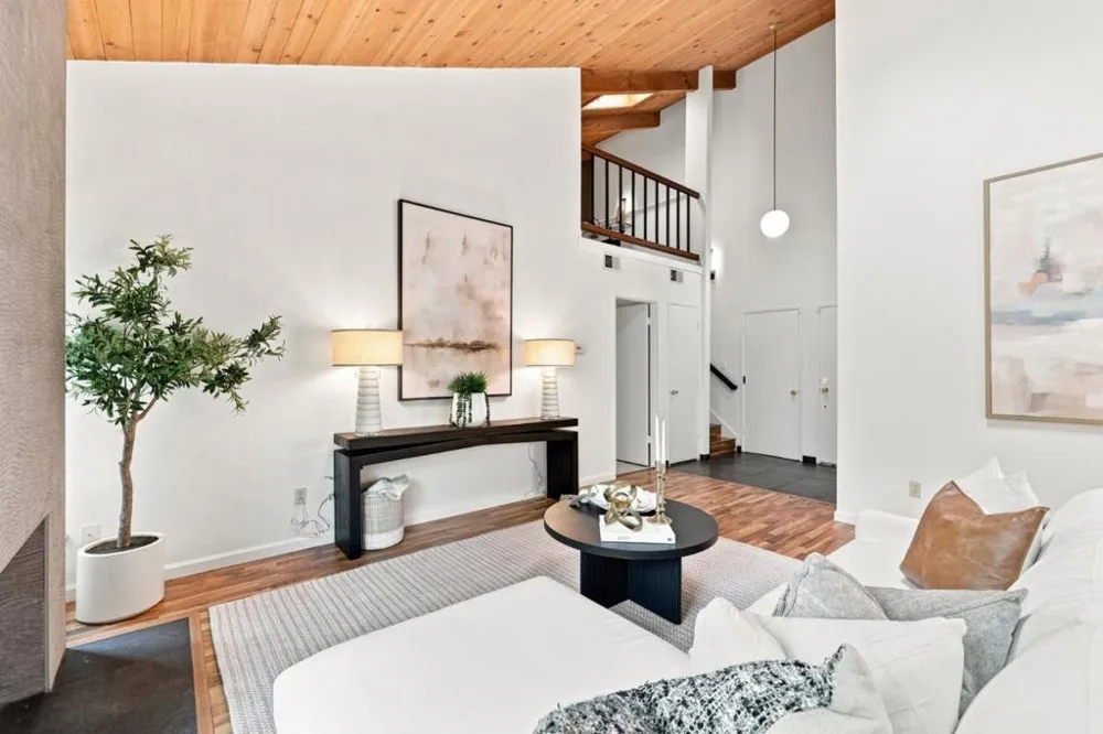 146 Hemlock Court Palo Alto, CA 94306