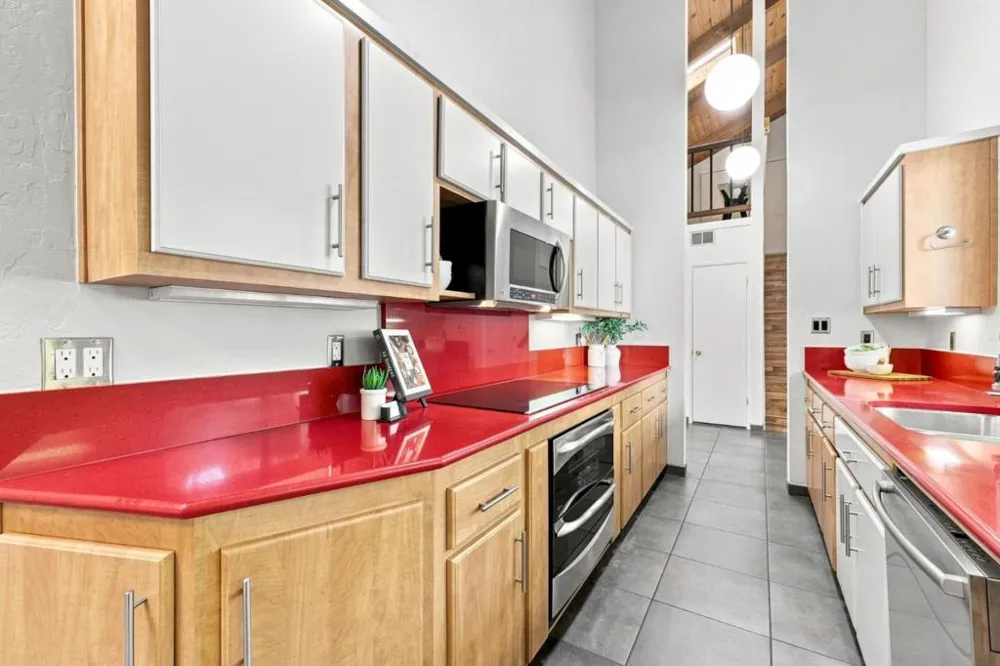 146 Hemlock Court Palo Alto, CA 94306