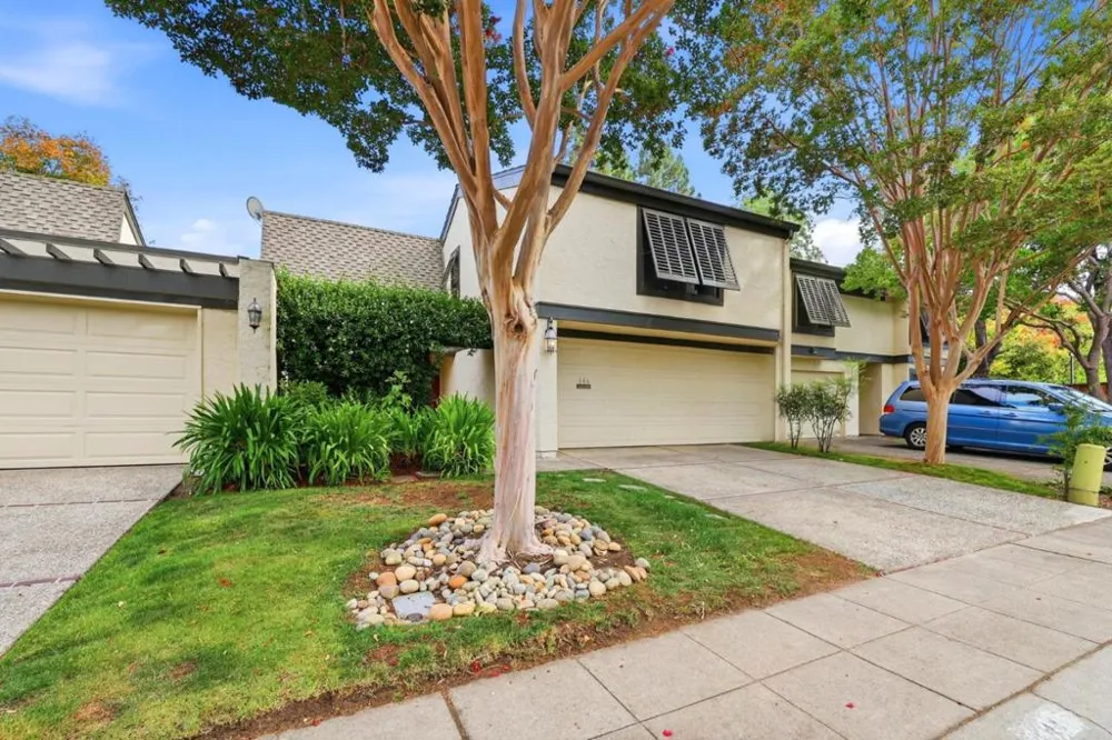 146 Hemlock Court Palo Alto, CA 94306
