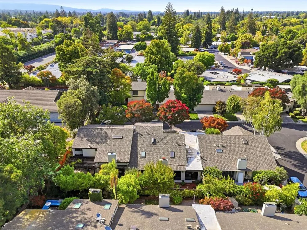 146 Hemlock Court Palo Alto, CA 94306