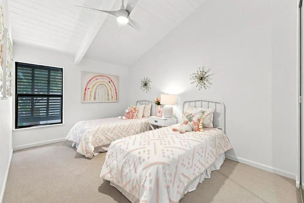 146 Hemlock Court Palo Alto, CA 94306