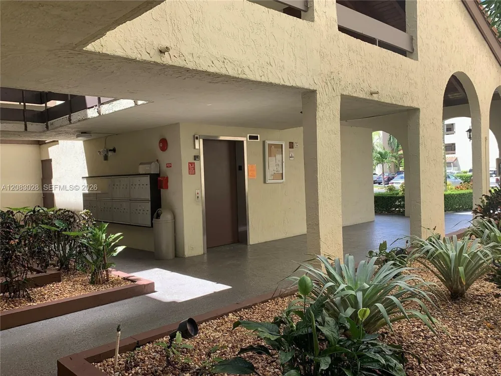 8933 SW 123rd Ct #401 Miami, FL 33186