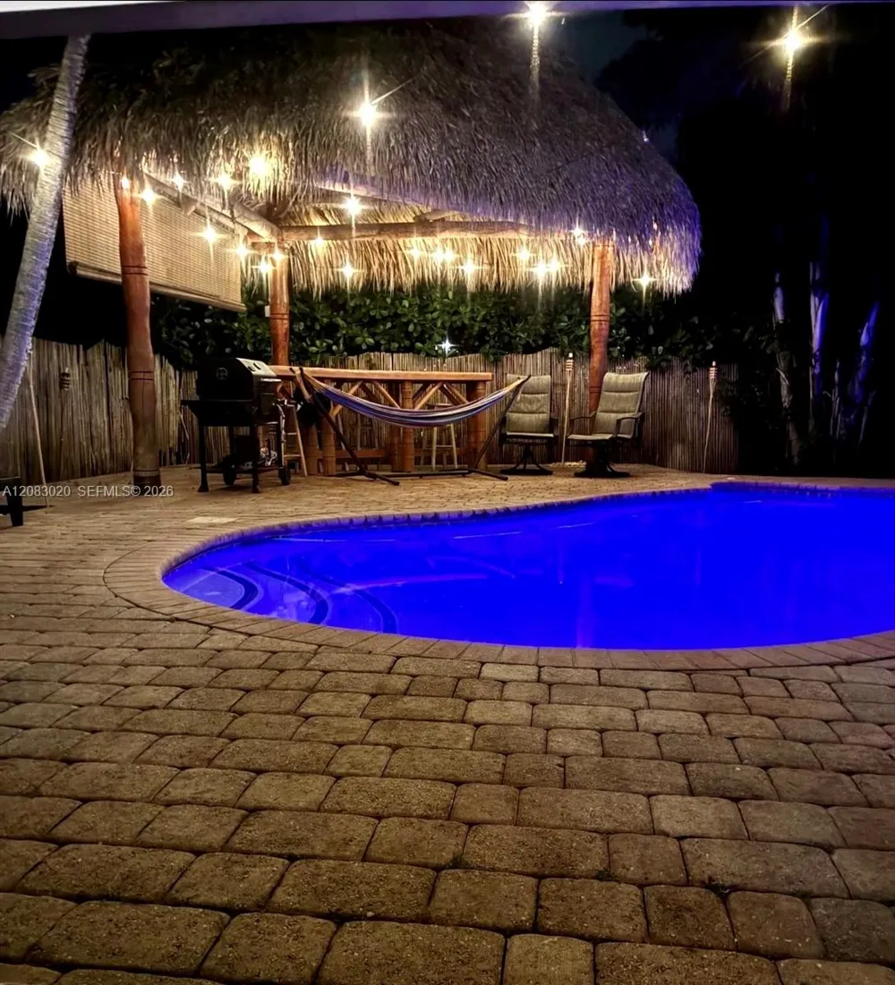 584 NW 87th Ter Coral Springs, FL 33071
