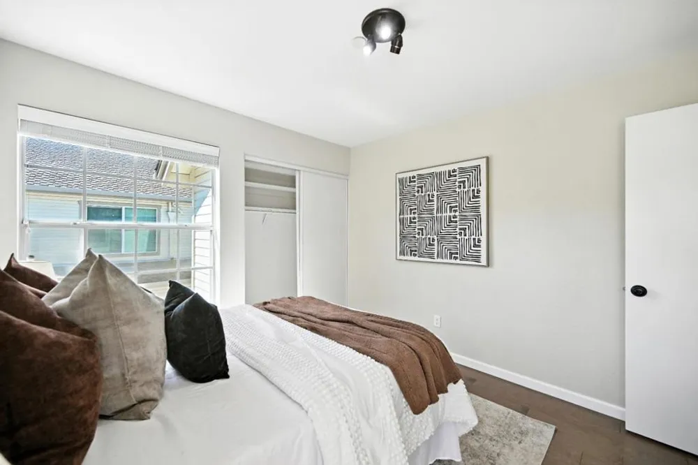 984 Belmont Terrace #10 Sunnyvale, CA 94086