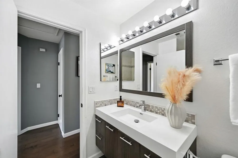 984 Belmont Terrace #10 Sunnyvale, CA 94086