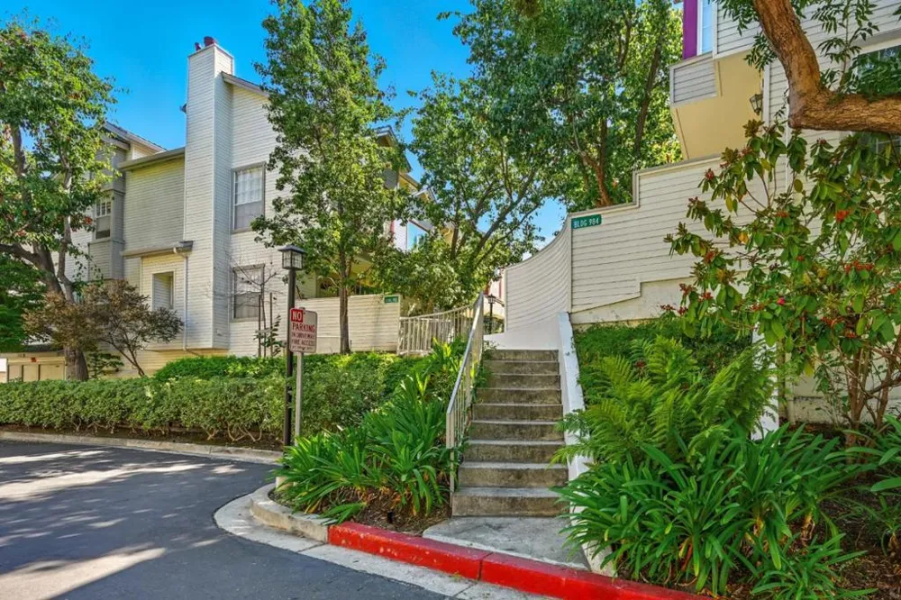 984 Belmont Terrace #10 Sunnyvale, CA 94086