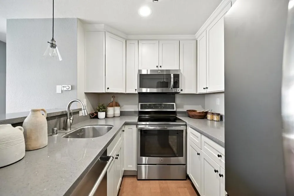 984 Belmont Terrace #10 Sunnyvale, CA 94086