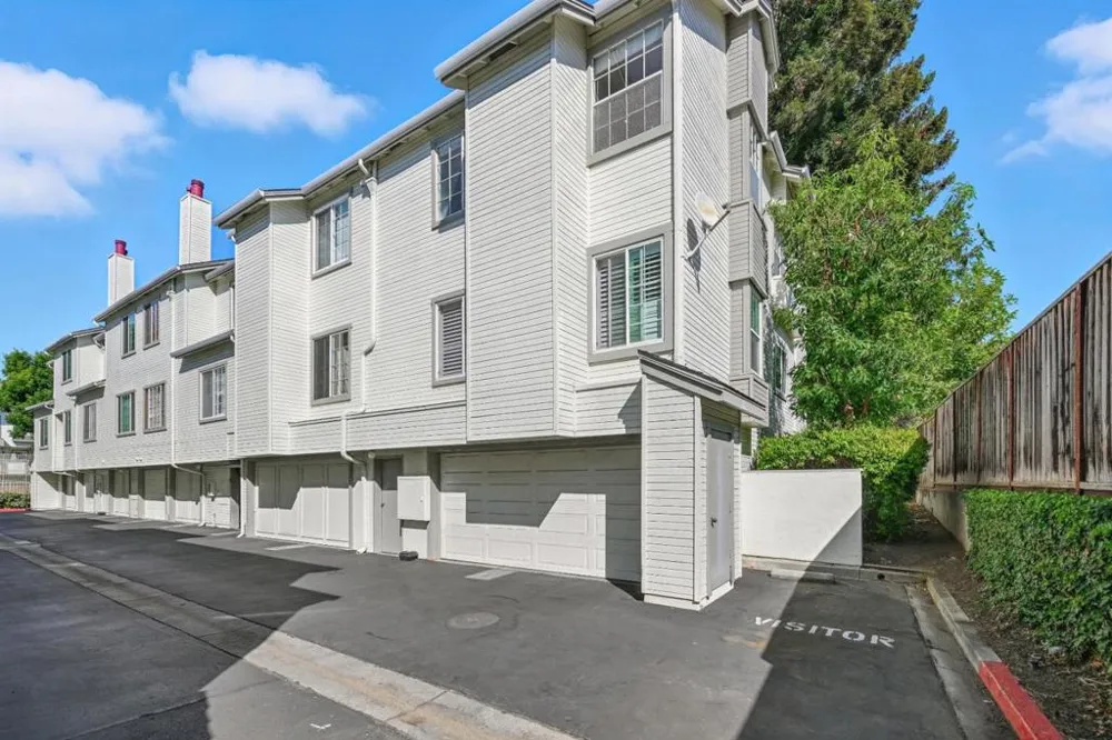 984 Belmont Terrace #10 Sunnyvale, CA 94086