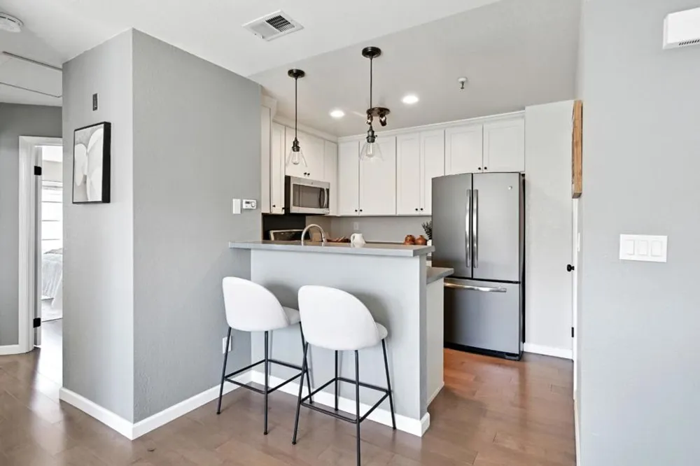 984 Belmont Terrace #10 Sunnyvale, CA 94086