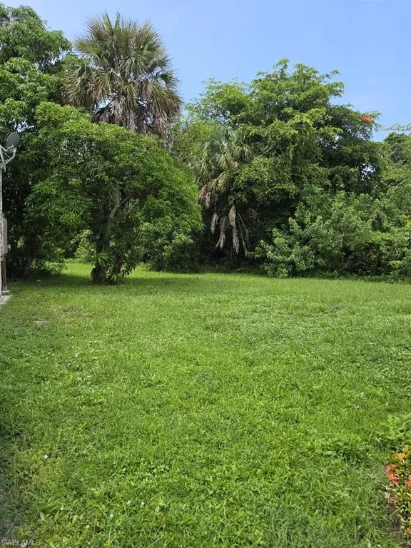2455 Thomasson Drive #B Naples, FL 34112