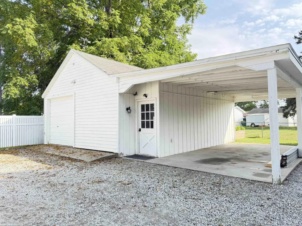 1213 Clinton Avenue St Clair City, MI 48079