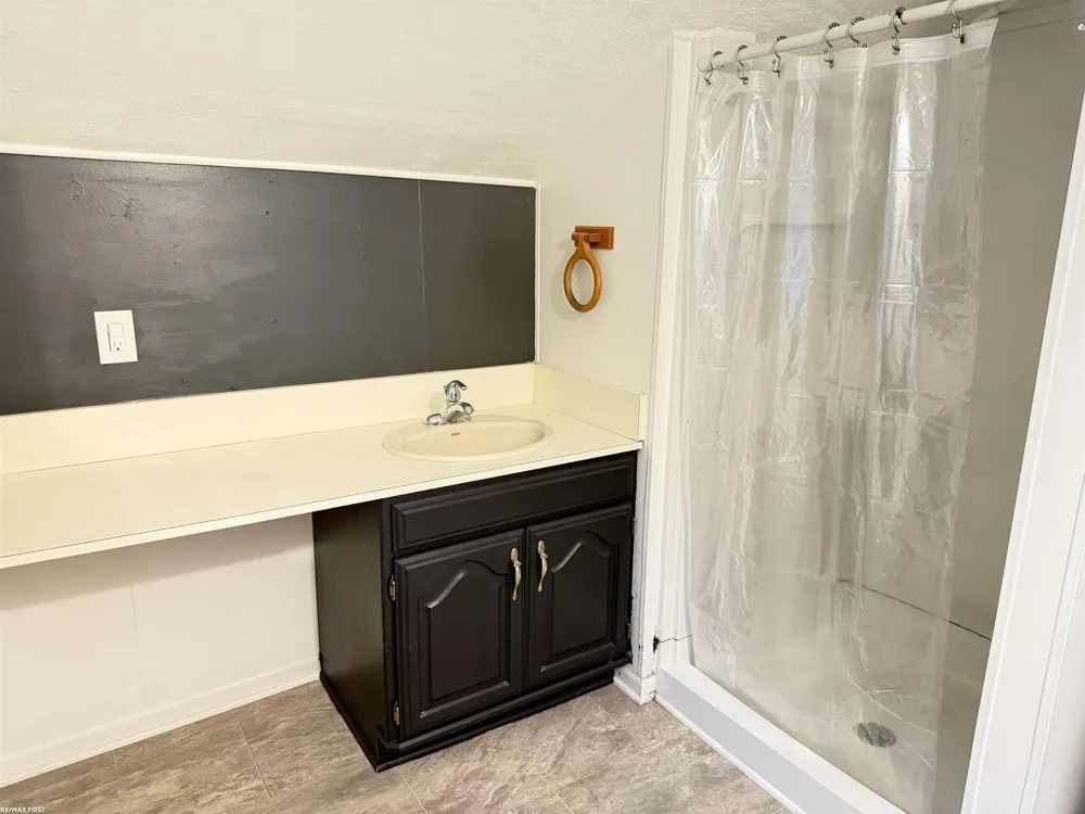 1213 Clinton Avenue St Clair City, MI 48079