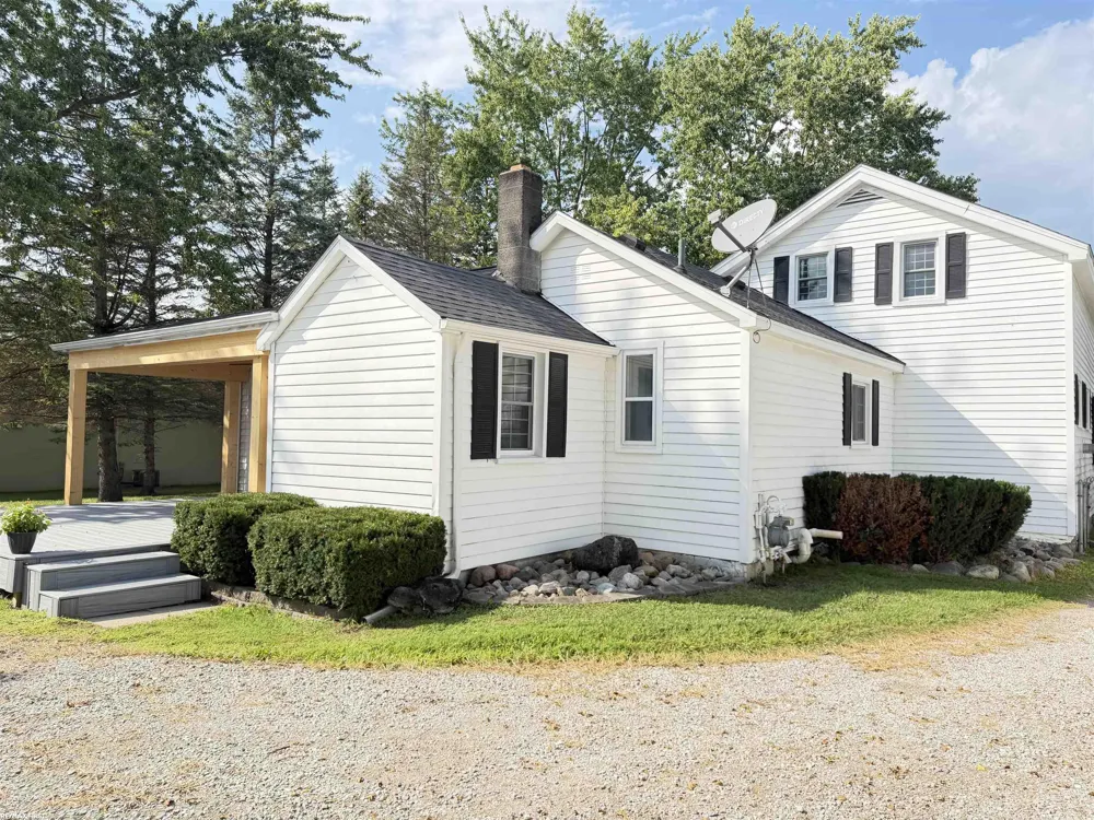 1213 Clinton Avenue St Clair City, MI 48079