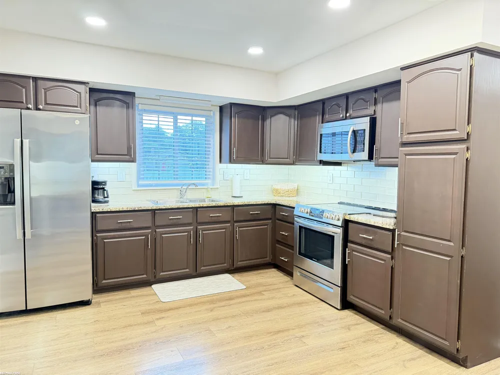 1213 Clinton Avenue St Clair City, MI 48079