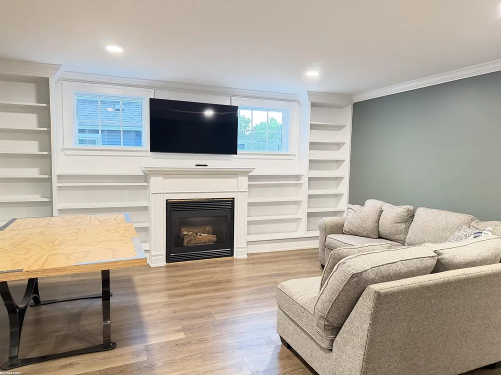 1213 Clinton Avenue St Clair City, MI 48079