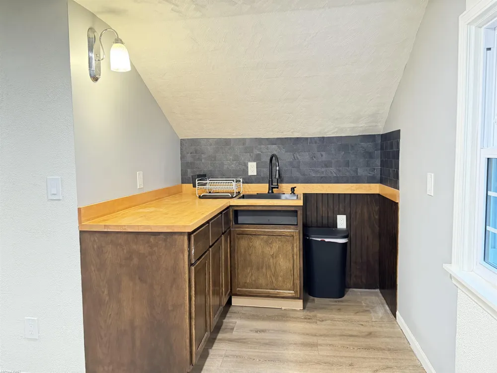 1213 Clinton Avenue St Clair City, MI 48079